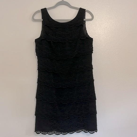 WHBM SL Tiered Lace Shift Dress - Picture 3 of 9